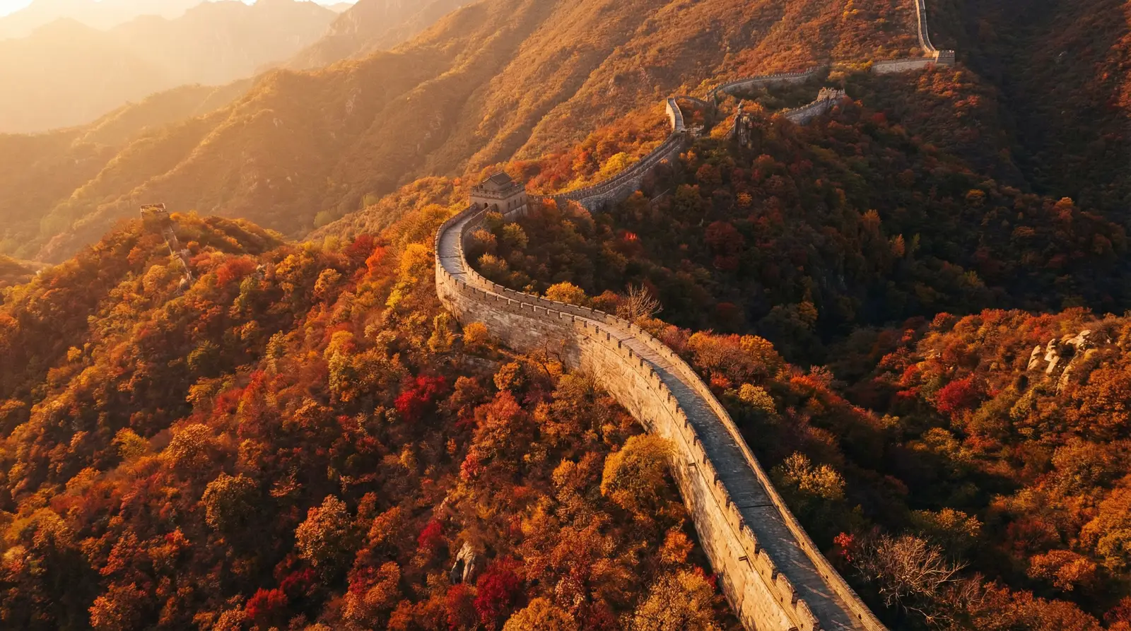 红月露娜 秋日长城航拍全景